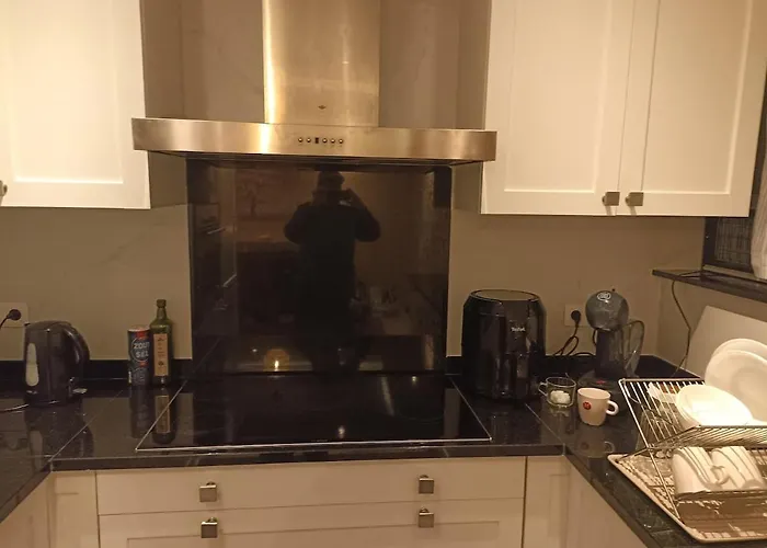 Cosy House With 3 And Garden Near