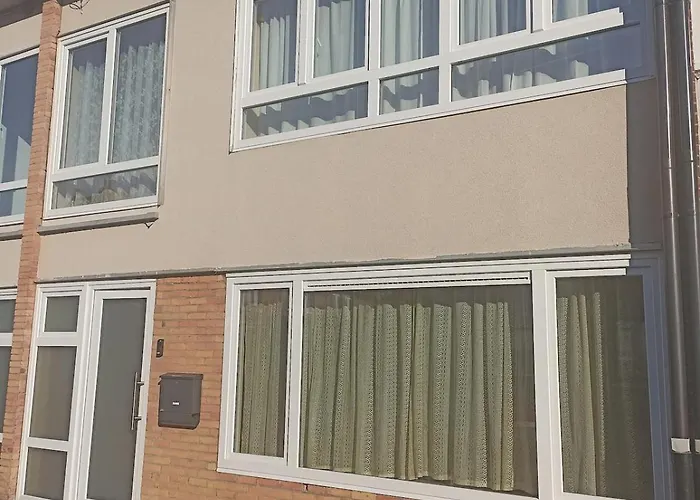 Cosy House With 3 And Garden Near * Ostend