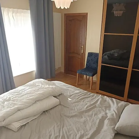 Holiday home Cosy House With 3 And Garden Near