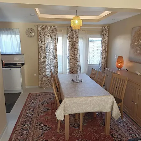 Cosy House With 3 And Garden Near