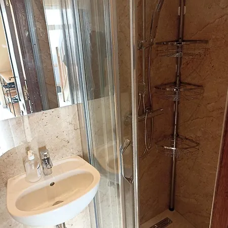 Сasa de vacaciones Cosy House With 3 And Garden Near