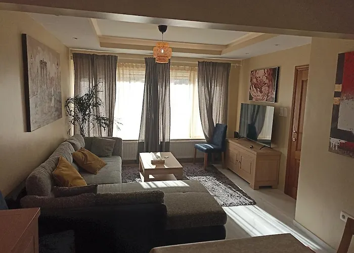 Cosy House With 3 And Garden Near Casa de Férias *