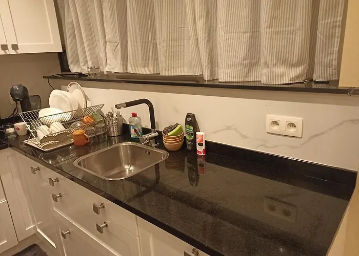 Cosy House With 3 And Garden Near Casa de Férias *